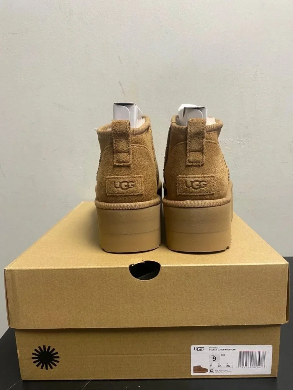 UGG 100% authentic